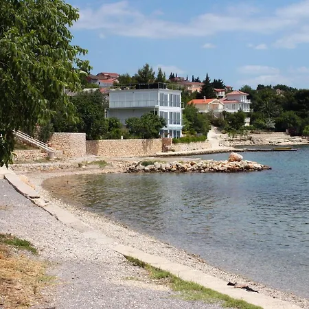 Family Friendly House With A Swimming Pool Maslenica, Novigrad - 20492 בית נופש *
