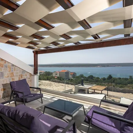 Family Friendly House With A Swimming Pool Maslenica, Novigrad - 20492 בית נופש