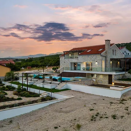Family Friendly House With A Swimming Pool Maslenica, Novigrad - 20492 מסלניקה