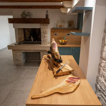Family Friendly House With A Swimming Pool Maslenica, Novigrad - 20492 בית נופש מסלניקה