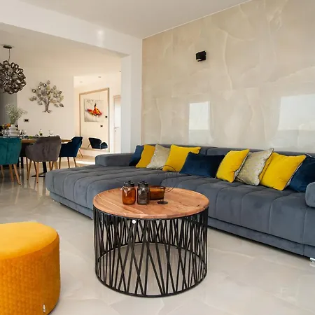 Family Friendly House With A Swimming Pool Maslenica, Novigrad - 20492
