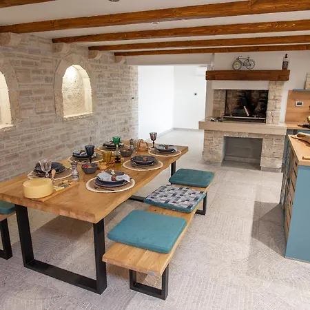 Holiday home Family Friendly House With A Swimming Pool Maslenica, Novigrad - 20492